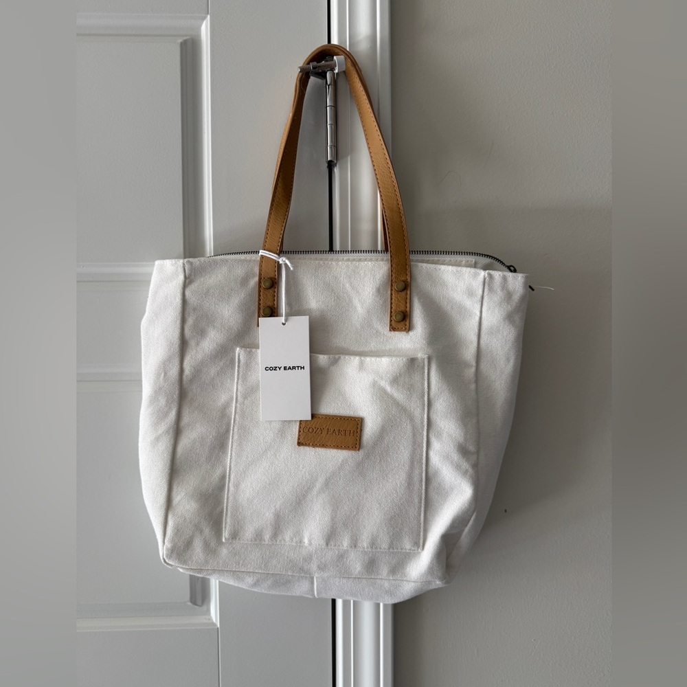 Cozy Earth Small White Canvas Zipper Tote NWT